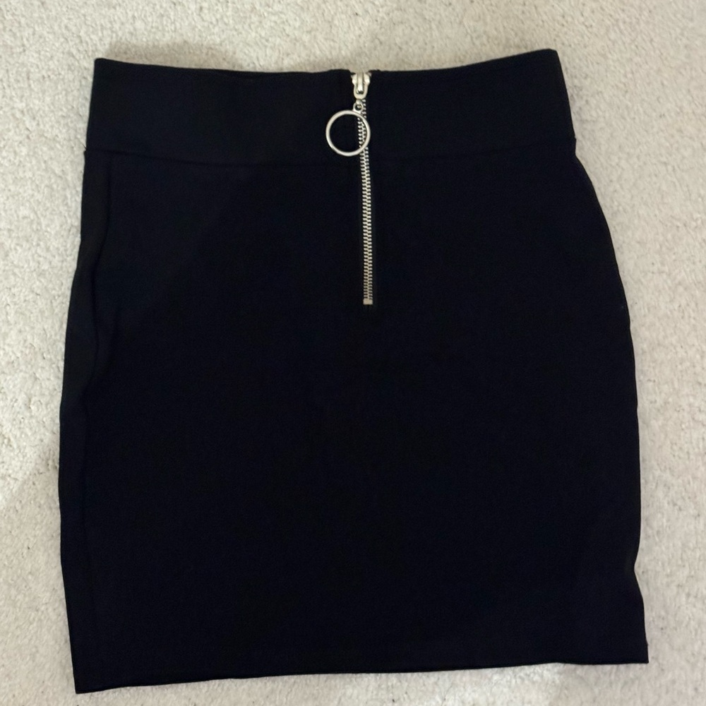 Black Zippered Women's Skirt